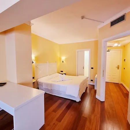 Canali, Portofino Coast 4*