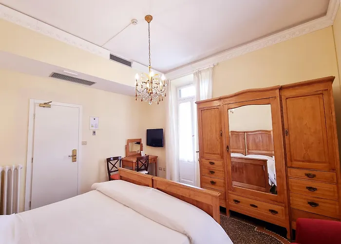 Canali, Portofino Coast Hotell